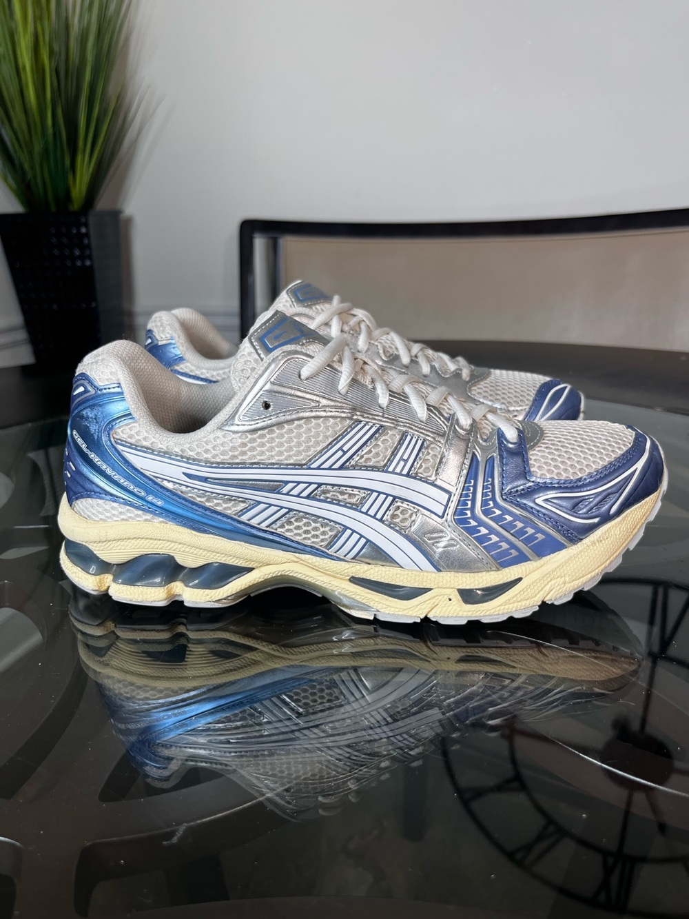 ASICS Gel-Kayano 14 Cream
Metallic Blue Mens Sz 10